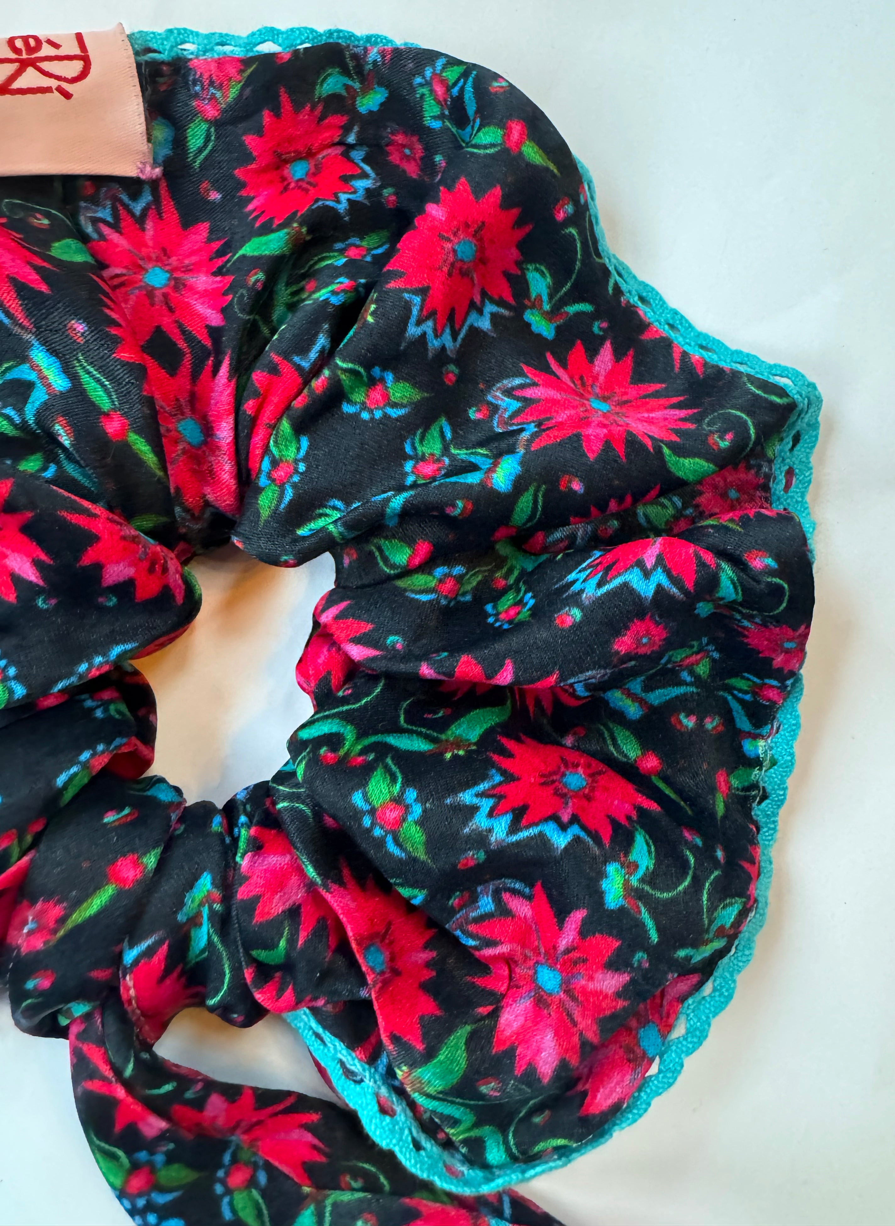 XL BOW SCRUNCHIE